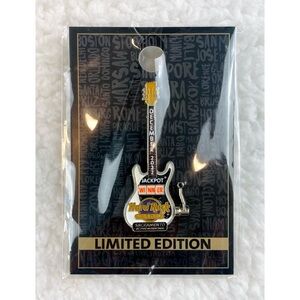 (NWT) HARD ROCK CAFE • Limited Edition 2022 Guitar Pin